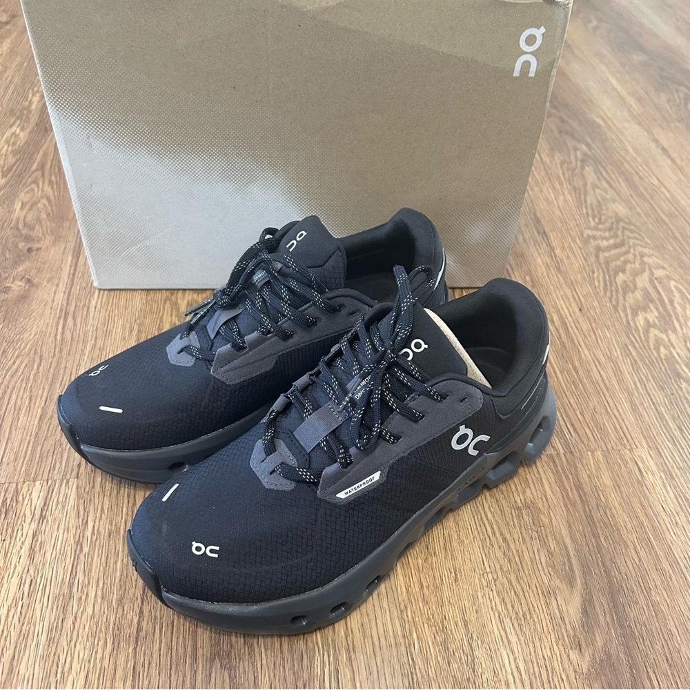 ON CLOUDRUNNER waterproof black lace up shoes sneakers women’s 7 new in box - Picture 2 of 8